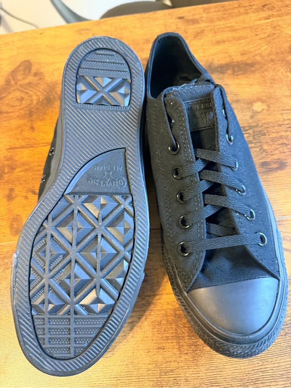 Converse all black
